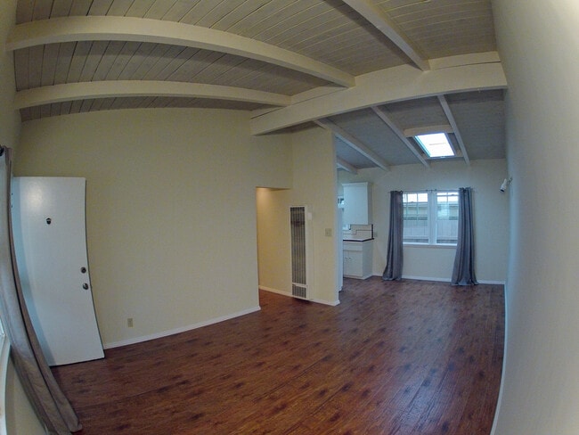Building Photo - 641 5th St