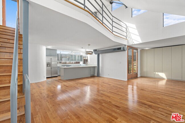 Foto del edificio - 1015 Marine St