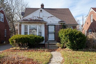 Building Photo - 14217 Piedmont St