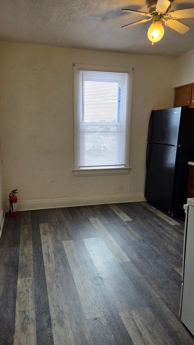 kitchen - 626 W Pittsburgh St