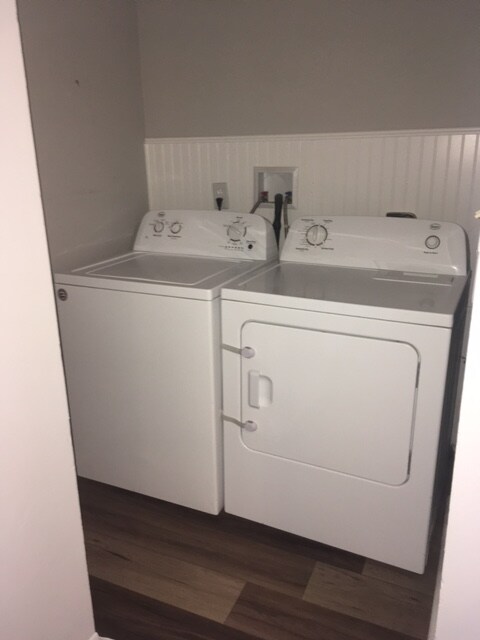 Building Photo - 1662 Stonegate Dr