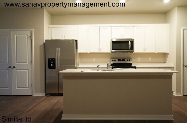Foto del edificio - Townhome!! Near to I-80/35!! Private Backy...