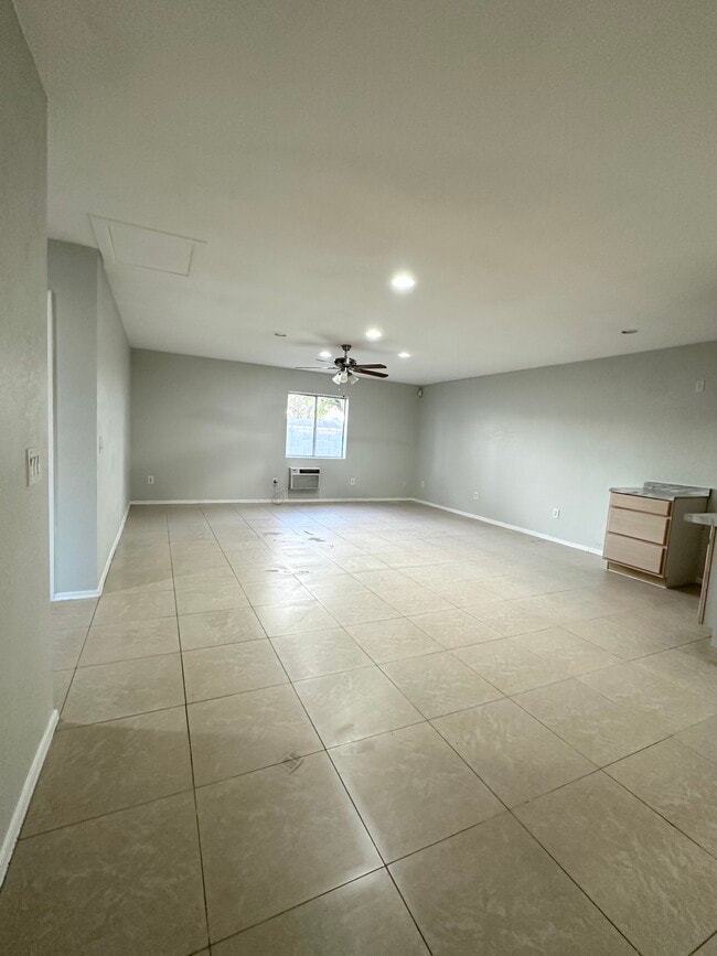 Foto del edificio - 9468 W Purdue Ave