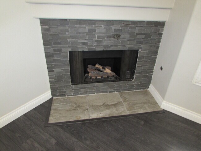 Building Photo - 2975 Bluegrass Ln #1324