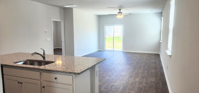 Foto del edificio - 932 Woodside Creek Ln