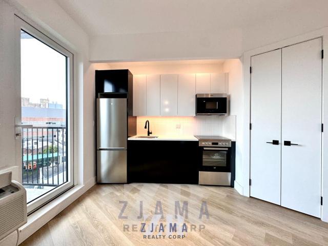 Foto del edificio - 2 bedroom in Brooklyn NY 11225