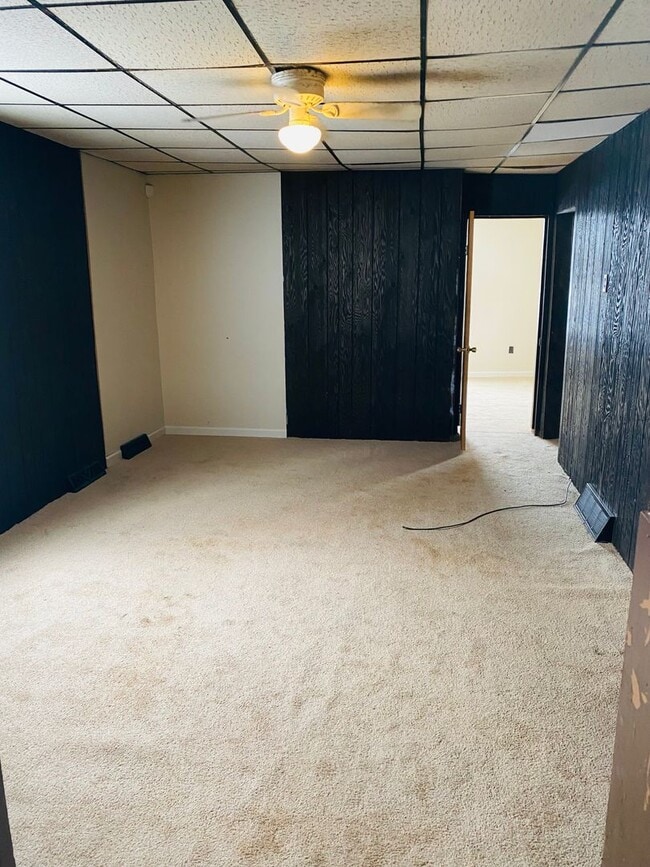 Building Photo - 3 bedroom single family home