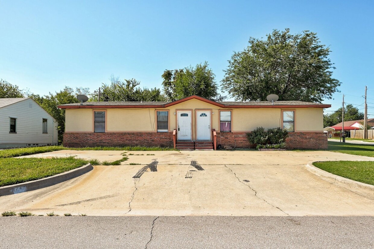 Primary Photo - 3742 Oliver St