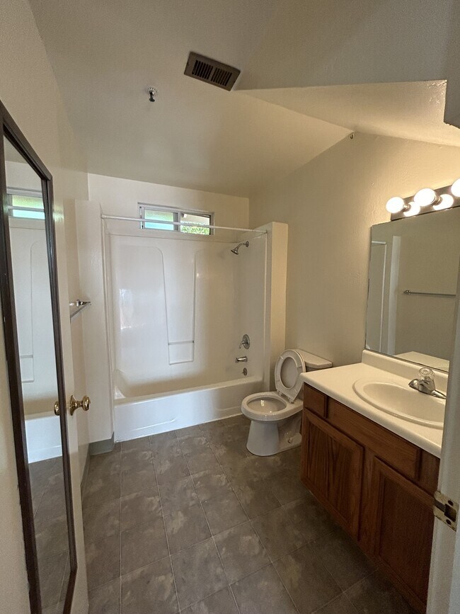 Foto del edificio - 126 Walti St