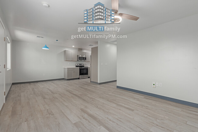 Foto del edificio - Modern 2-Bed 2-Bath Apartment Built in 2024