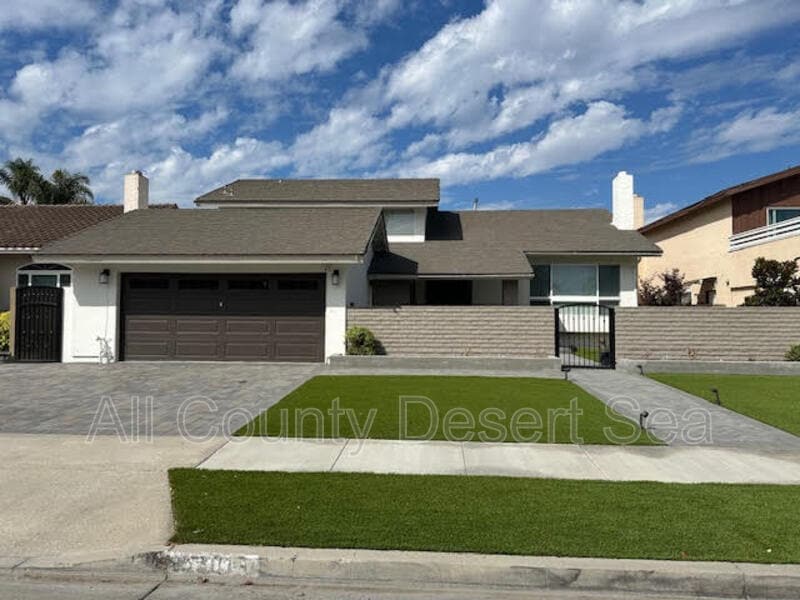 Primary Photo - 15301 Maryknoll St