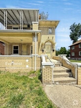 Building Photo - 3030 Cortland St