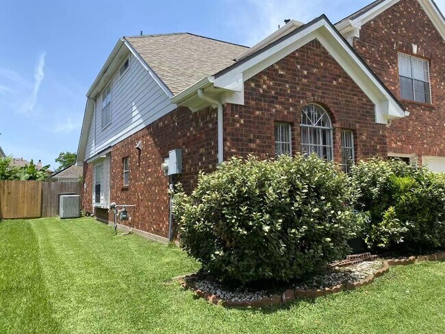 Building Photo - 11830 Meadow Pl Dr