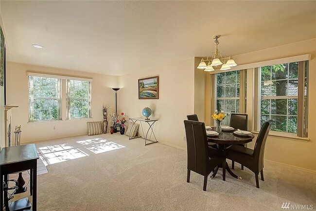 Living Area - 2660 118th Ave SE