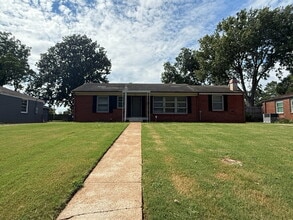 Building Photo - 3613 Lakewood Dr NW