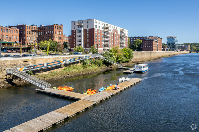 Foto del edificio - Riverside Place