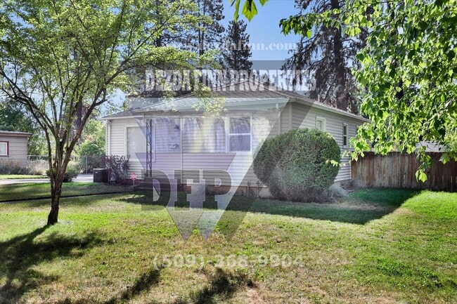 Building Photo - Charming Shadle District 3 bedroom with RV...