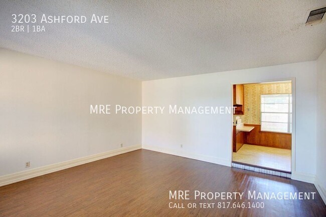 Building Photo - Now Available! 2 Bedroom South Hills Duple...