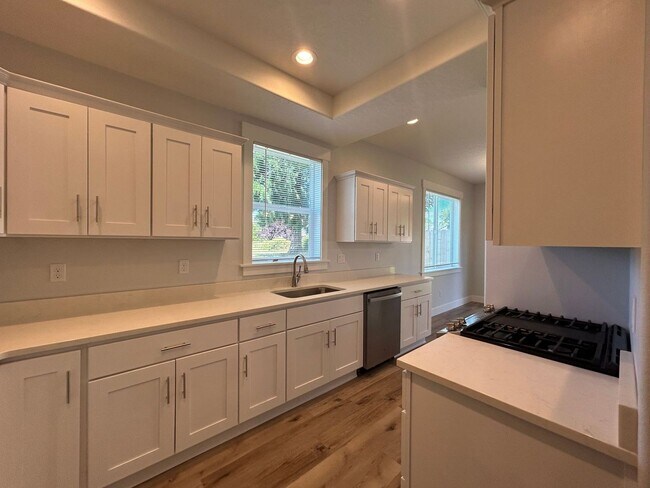Foto del edificio - Newly Built 3 Bed, 2.5 Bath Townhouse/Dupl...