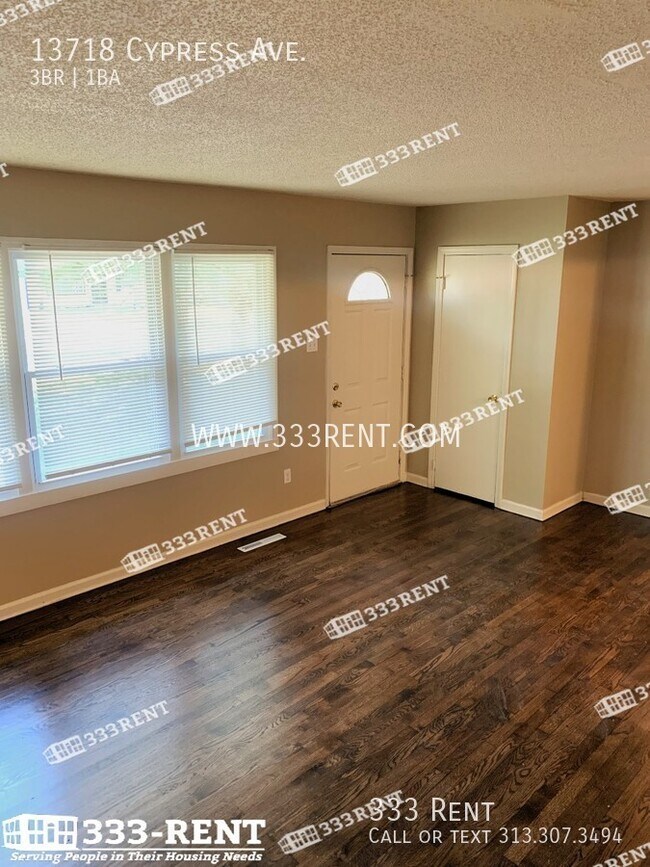 Building Photo - 13718 Cypress Ave