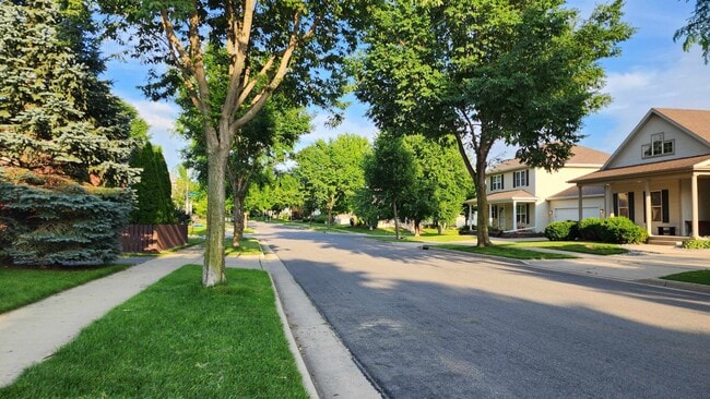 Foto del edificio - 9412 Briar Haven Dr