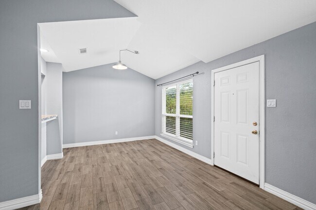 Foto del edificio - 8 Hideaway Dr