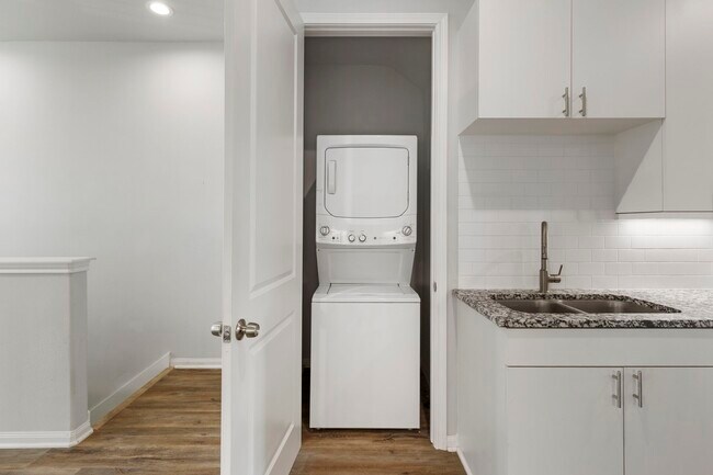 Building Photo - 4908 Paradigm Ln