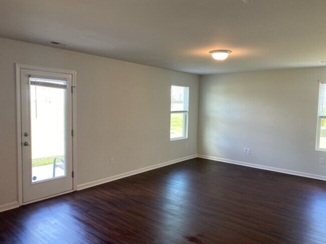 Foto del edificio - 811 Millsgrove Court