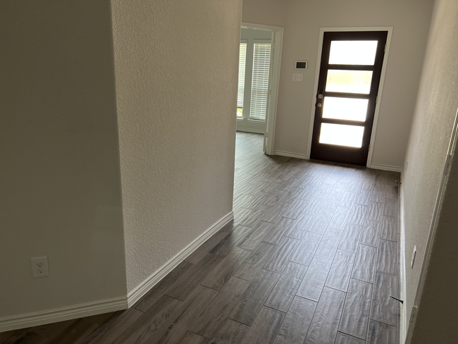 Foto del edificio - 3057 Maverick Dr