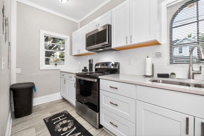 Foto del edificio - 2724 Hubbard St