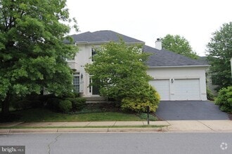 Building Photo - 8308 Wolftrap Rd