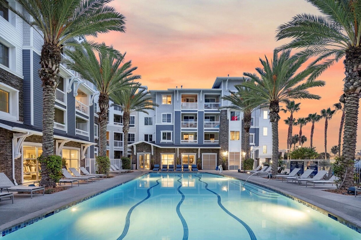 Beach & Ocean - 19891-19895 Beach Blvd Huntington Beach, CA 92648