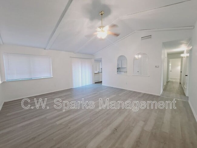 Photo - 3517 Hillridge Dr House