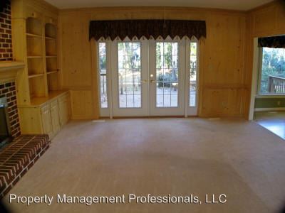 Building Photo - 328 Spice Bush Ct