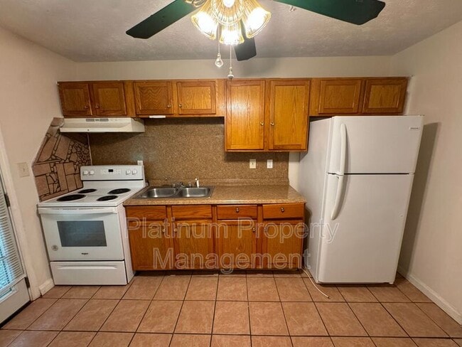 Building Photo - 541 Springwood Dr