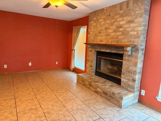 Foto del edificio - 2914 Hemlock Dr