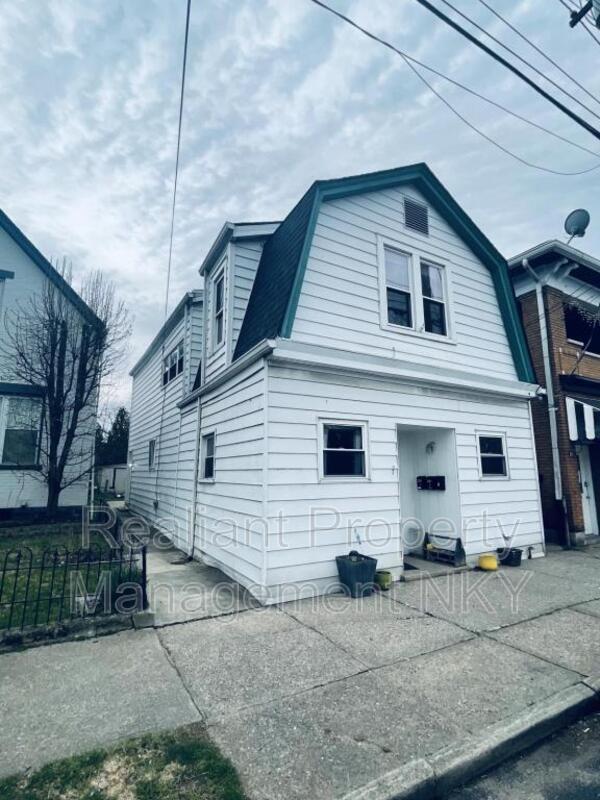 Primary Photo - 805 Oak St