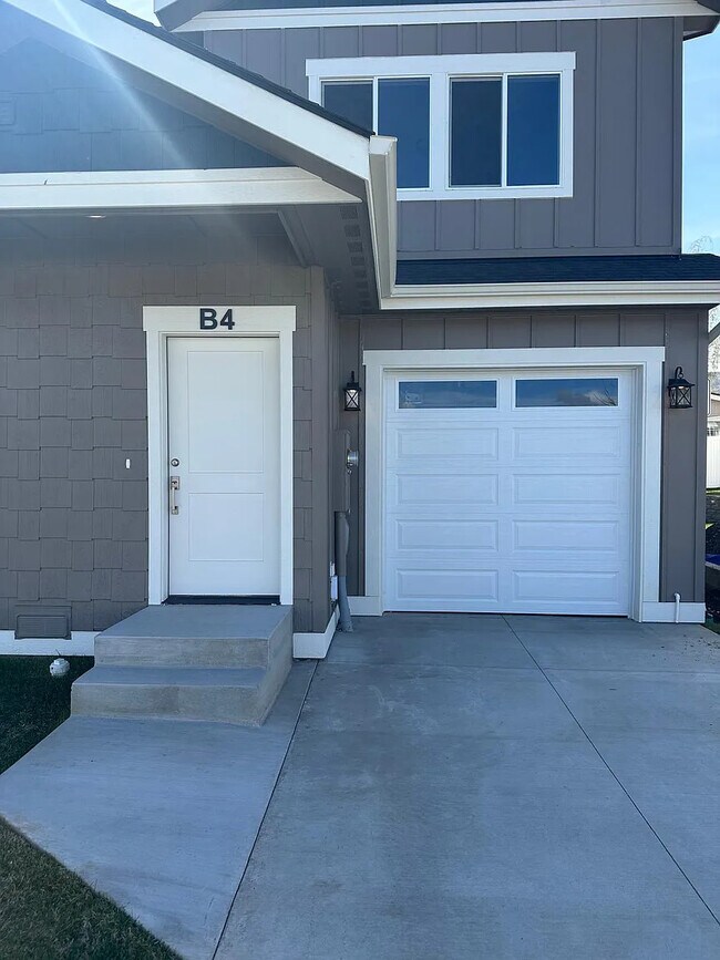 Foto del edificio - 910 Poplar Ave