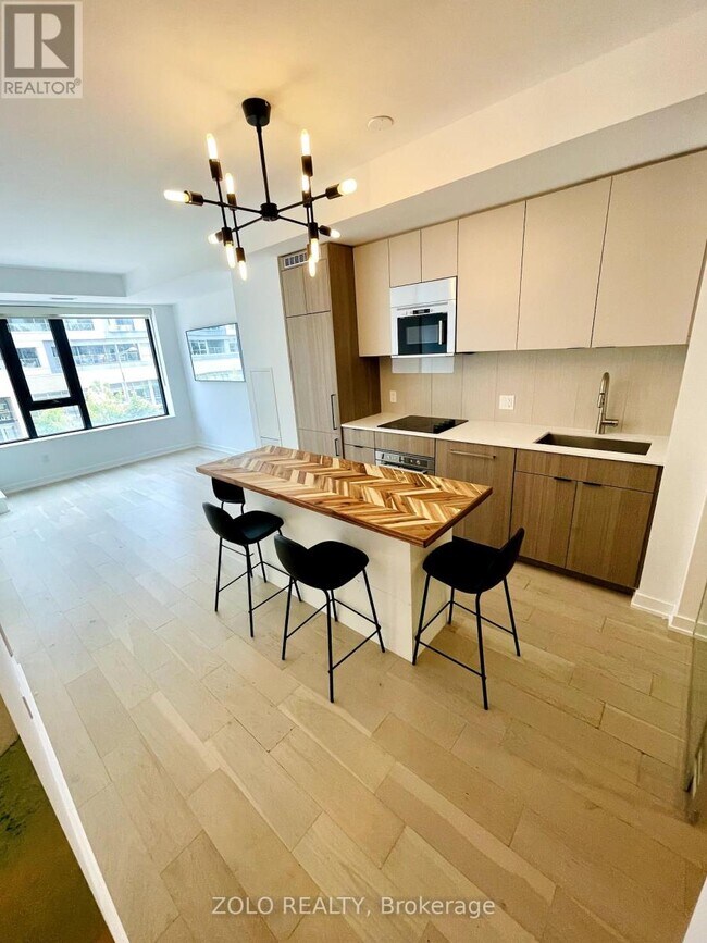 Photo du bâtiment - 840-840 St Clair Ave W