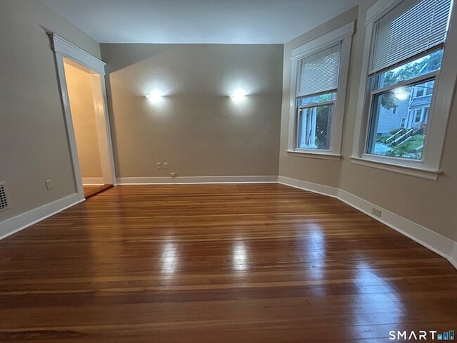 Building Photo - 37 Pardee Pl