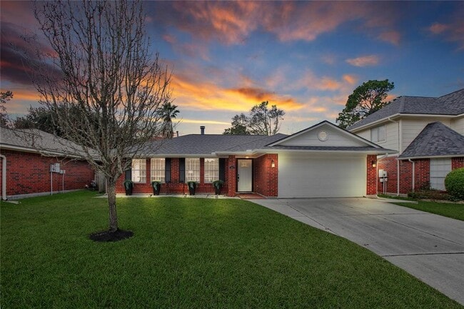 Building Photo - 2322 Clear Ridge Dr