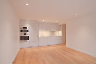 Building Photo - 3435 Rue Drummond