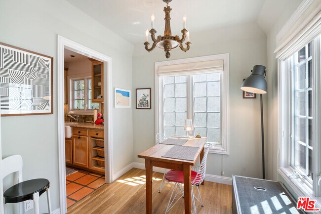 Foto del edificio - 432 Westbourne Dr