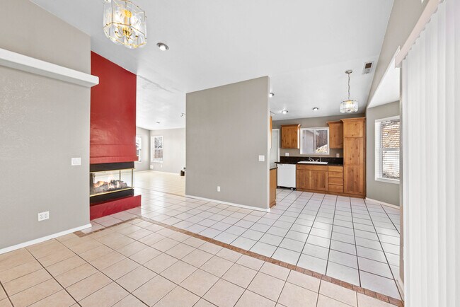 Building Photo - 655 Kane Ct