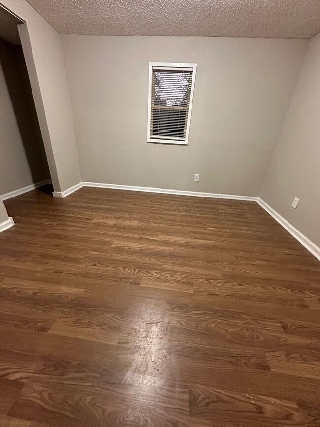 Foto del edificio - 3 bedroom 1.5 bathroom