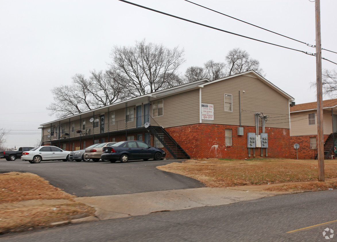 Primary Photo - Westwood Apartments