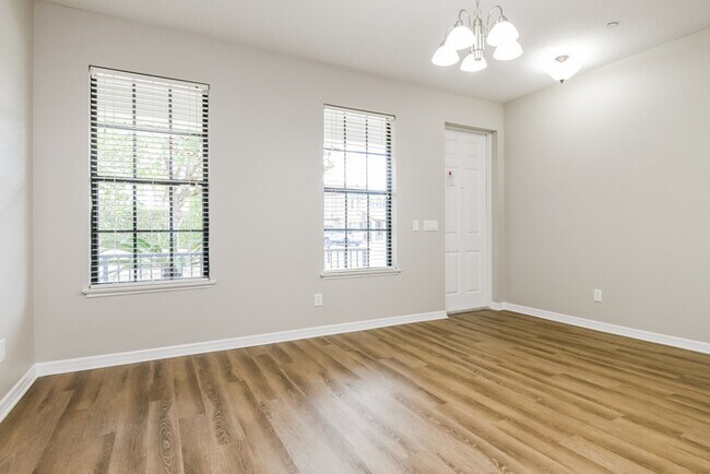 Building Photo - 10324 Kristen Park Dr