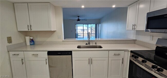 Foto del edificio - 521 SW 47th Terrace