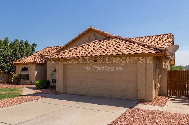 Foto del edificio - 2381 W Redwood Dr