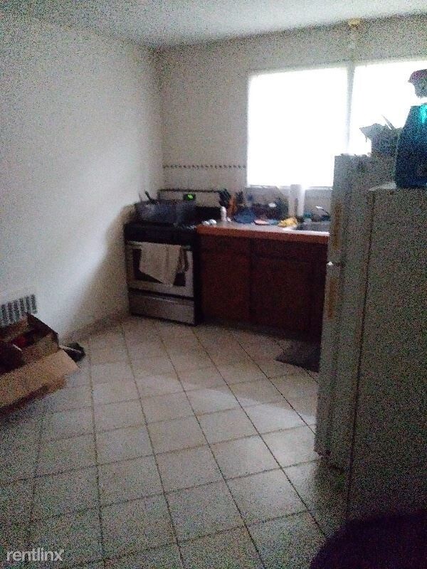 Foto del edificio - 581 High Mountain Rd